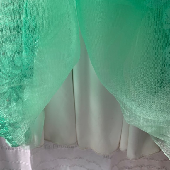 La Femme Prom Dress Midriff Cutout Green Lace Fitted Maxi Formal Grad 💫 - Picture 15 of 17